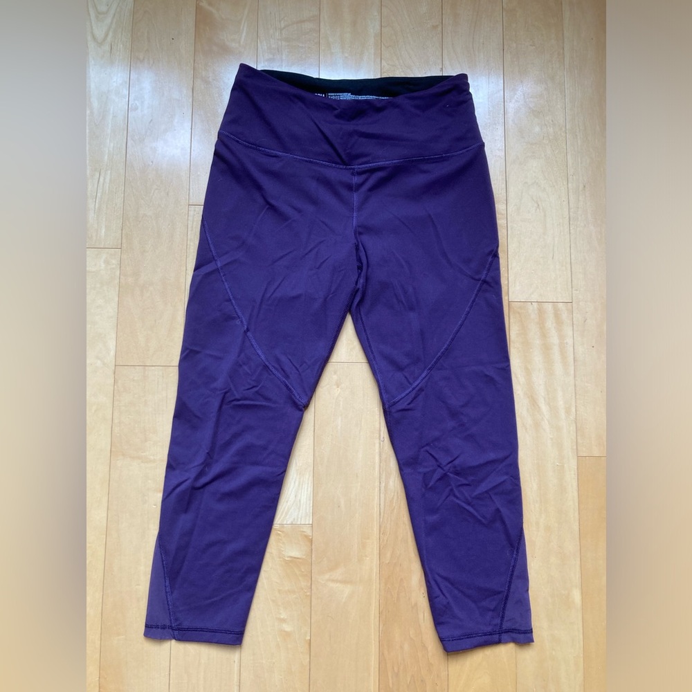 Victoria Sport Purple Knockout Capris